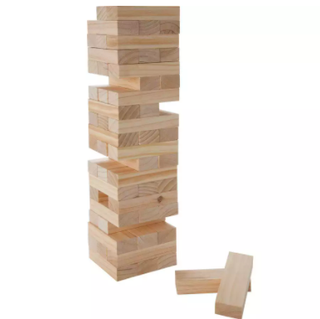 Zunanja igra iz lesenega napetega stolpa