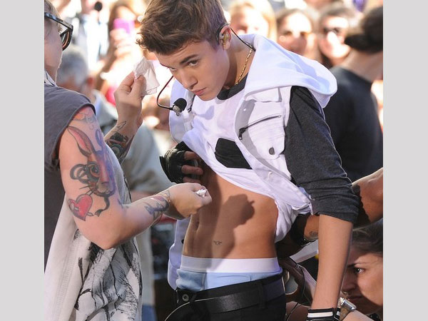 Tatuaj Stomac Bieber