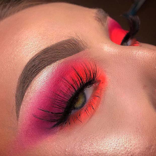 Neon ružový a oranžový očný make -up