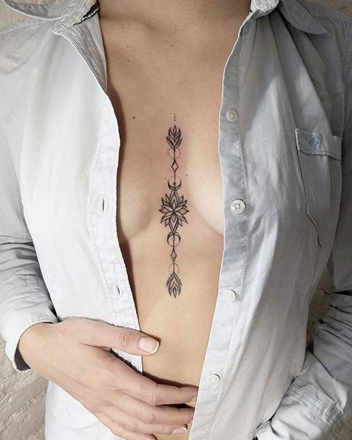 Unikátne tetovanie hrudníka s lotosovým kvetom