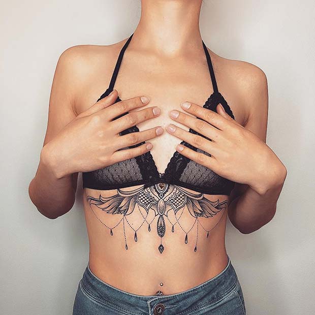 Sternum tetovanie s krídlami