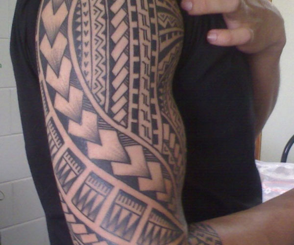 Samoanska tetovaža s pol rokavi