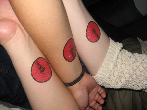 Tatuaje cerc roșu
