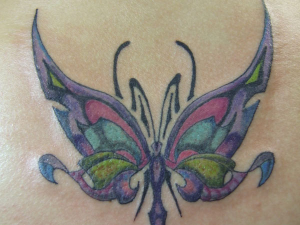Psychedelické tetovanie motýľa