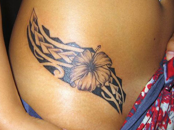 Havajské tetovanie do pása