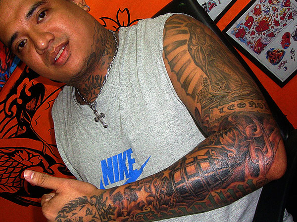 Tatuaj pe mâneci