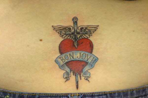 Tatuaj Bon Jovi Heart, Sword Wings