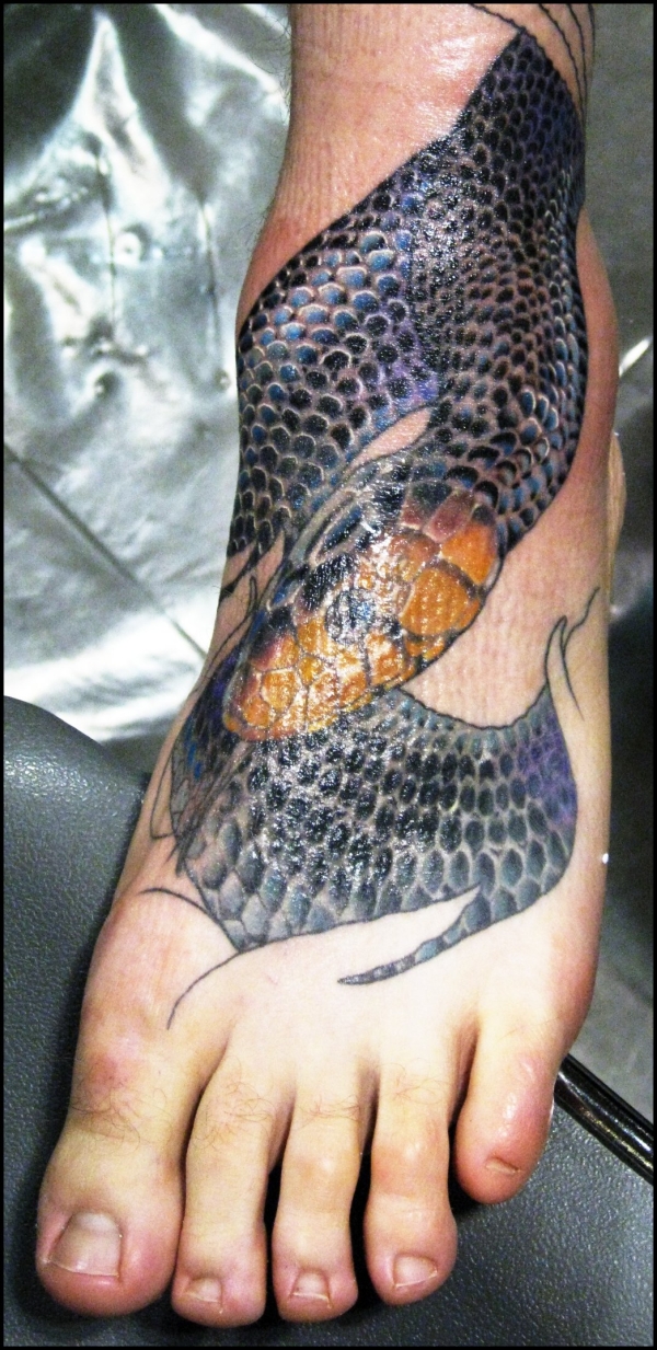 Tatuaj Șarpe Picior