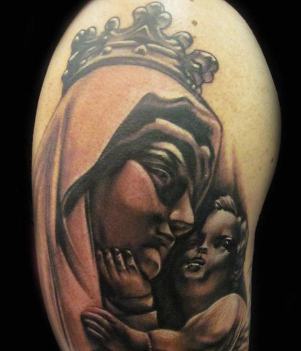 Tetovanie sochy Márie