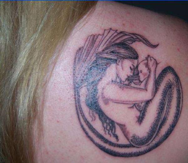 Tetovaža materinstva sirene