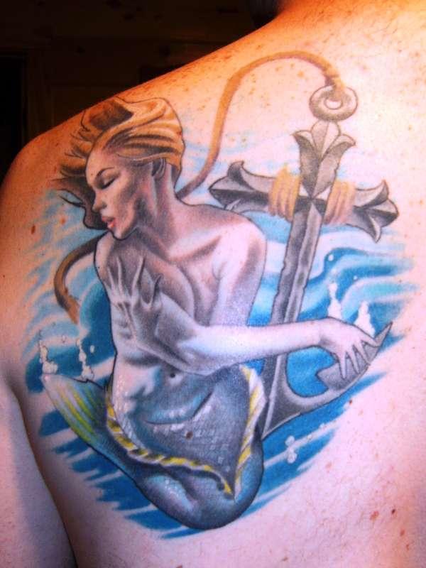 Sirena in sidrni križ