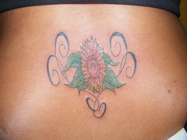 Umelecké tetovanie slnečnice