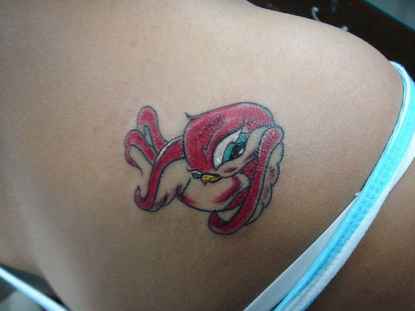 Tatuaj Vrabie Roșie