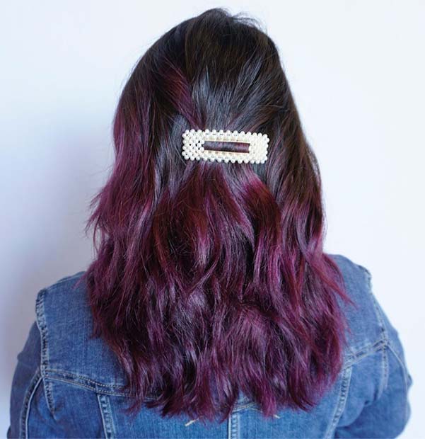 Trendy vijolična ideja za lase