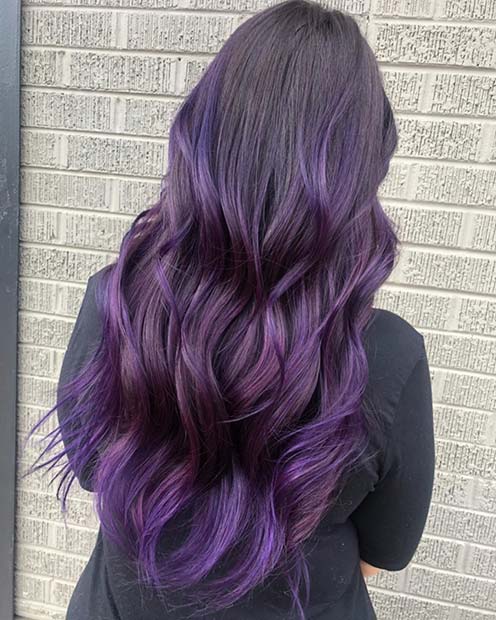 Črni lasje s temno vijolično barvo