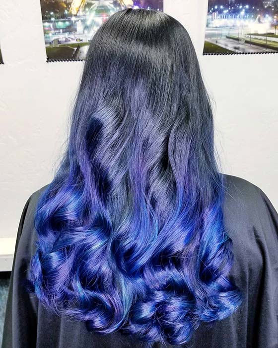 Modrá čierna farba vlasov na svetlo modrú a fialovú