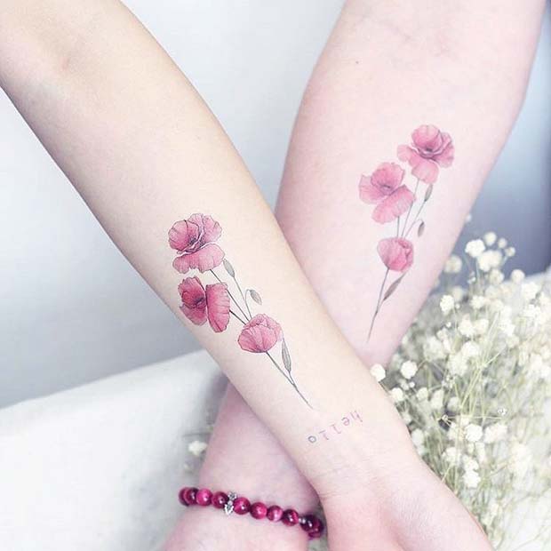 Ujemajoče se tetovaže cvetja za sestre