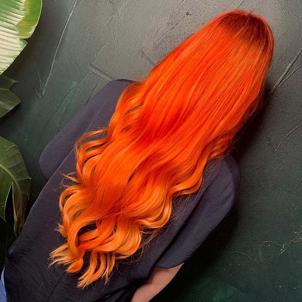 Živahna oranžna barva las