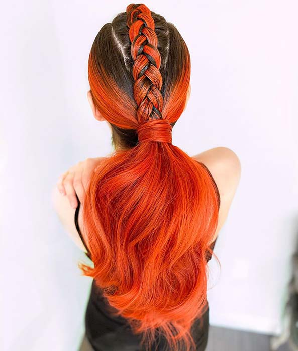 Svetlo oranžno ombre na dolgih laseh