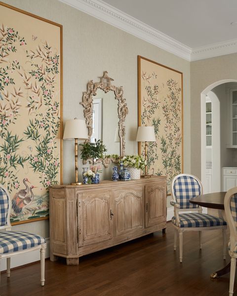 sufragerie, consolă din lemn, oglindă