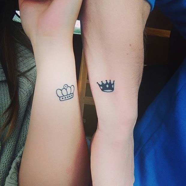 Malé tetovanie kráľa a kráľovnej pre páry