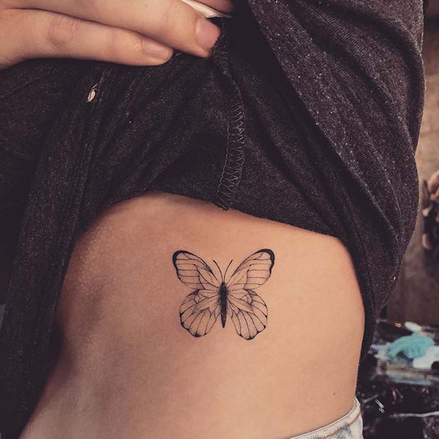 Ohromujúce tetovanie na motýľových rebrách
