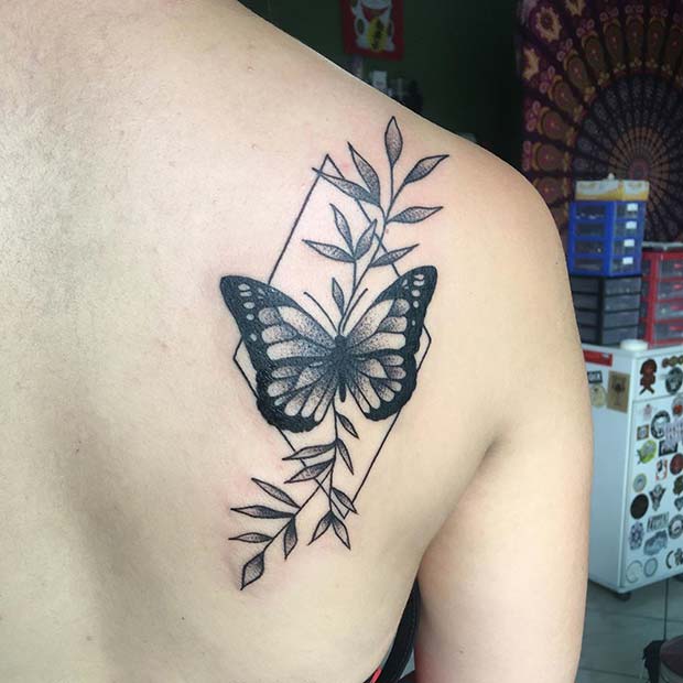Trendové motýľové tetovanie