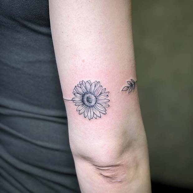 Kreatívne zábal okolo slnečnicového tetovania