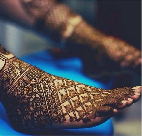 Zapletena stopala Henna